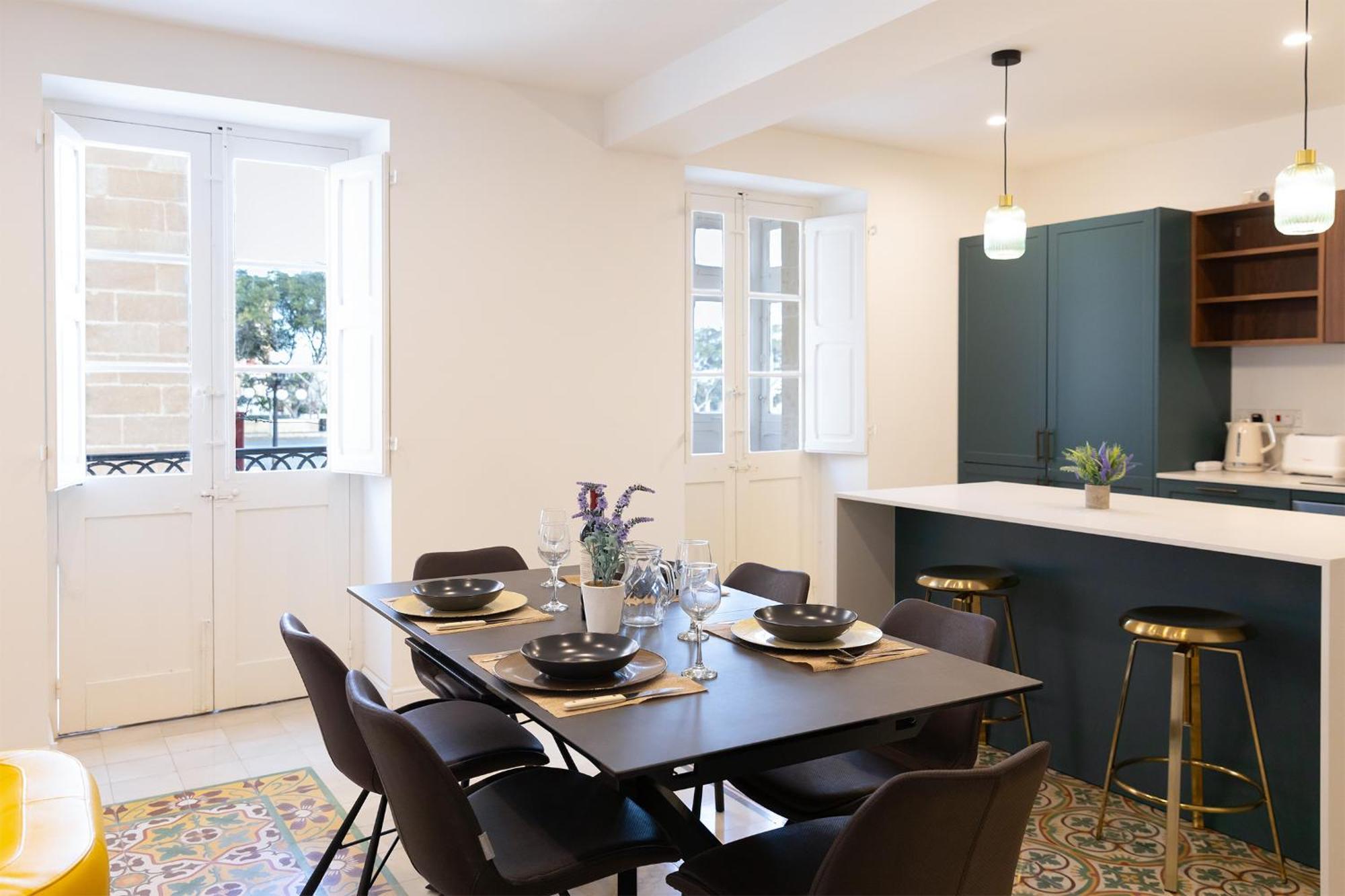 Florette Suite Designer Finish With Stunning Lounge Terrace By Arcobnb Φλοριάνα Εξωτερικό φωτογραφία