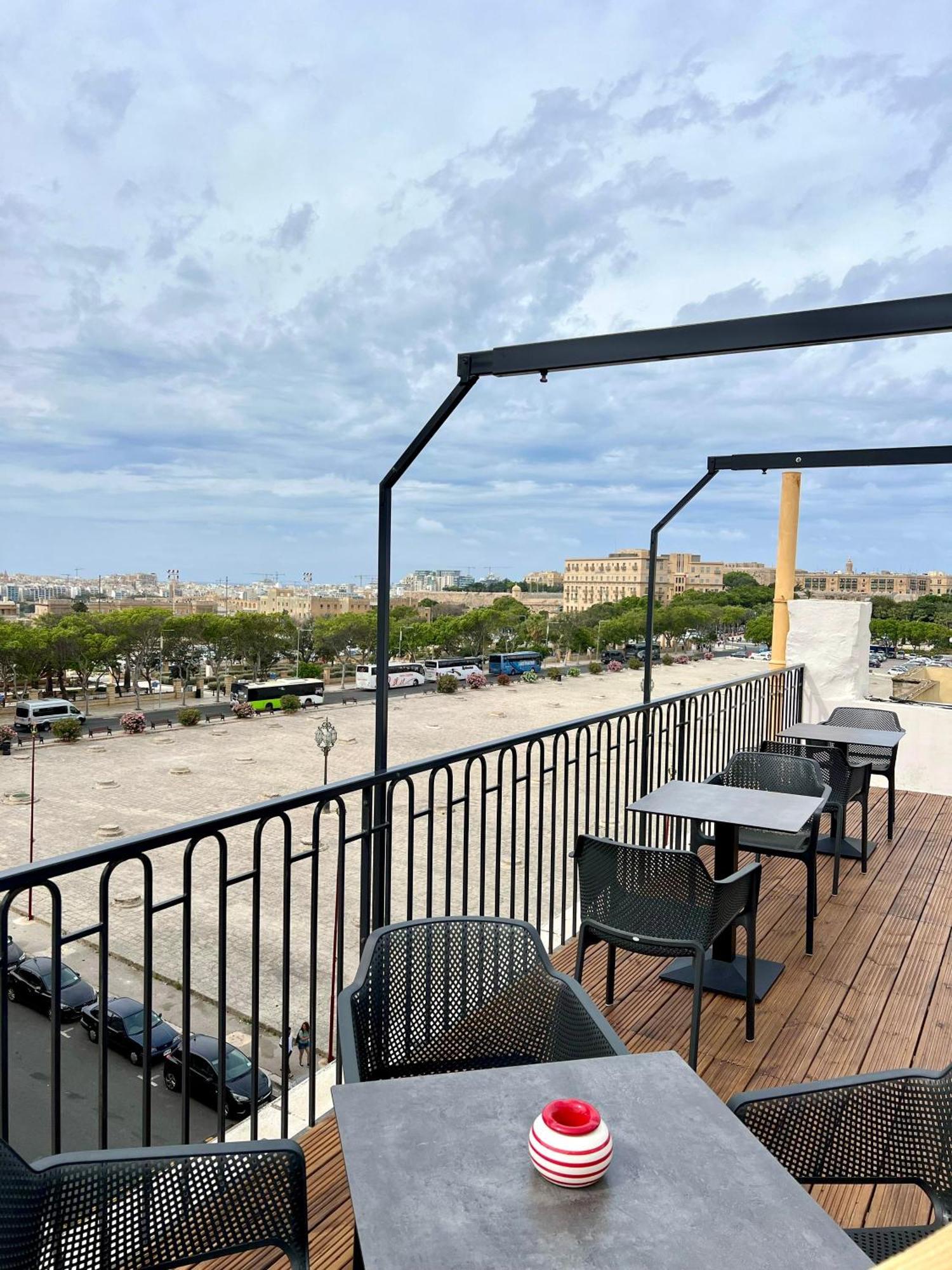 Florette Suite Designer Finish With Stunning Lounge Terrace By Arcobnb Φλοριάνα Εξωτερικό φωτογραφία
