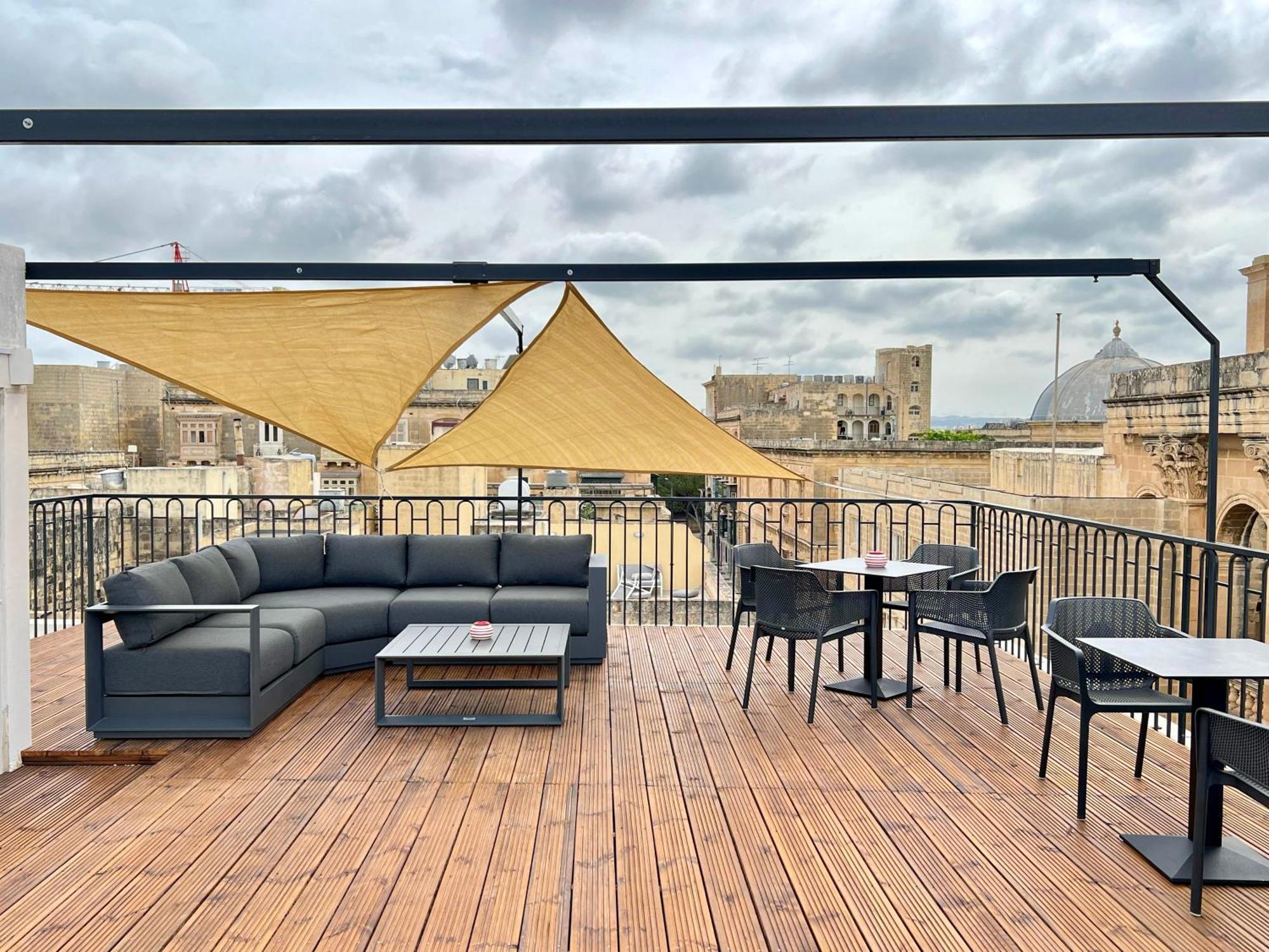 Florette Suite Designer Finish With Stunning Lounge Terrace By Arcobnb Φλοριάνα Εξωτερικό φωτογραφία