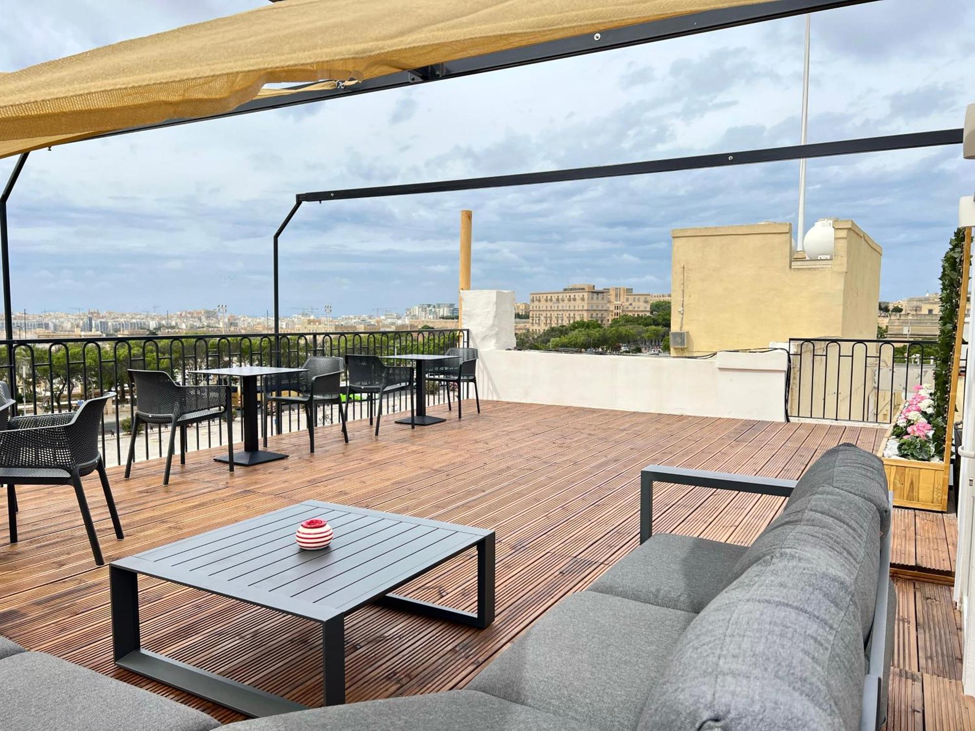 Florette Suite Designer Finish With Stunning Lounge Terrace By Arcobnb Φλοριάνα Εξωτερικό φωτογραφία