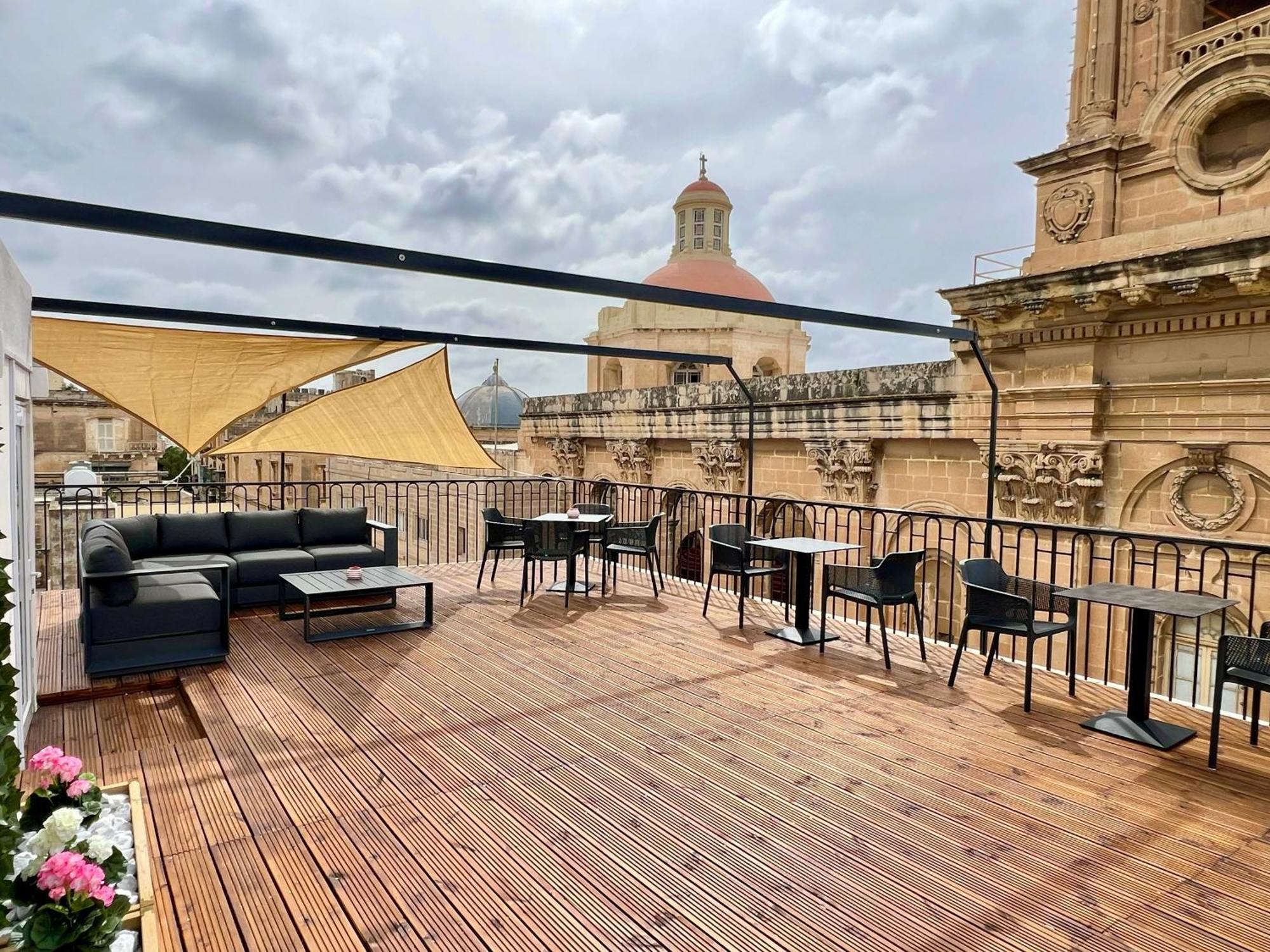 Florette Suite Designer Finish With Stunning Lounge Terrace By Arcobnb Φλοριάνα Εξωτερικό φωτογραφία