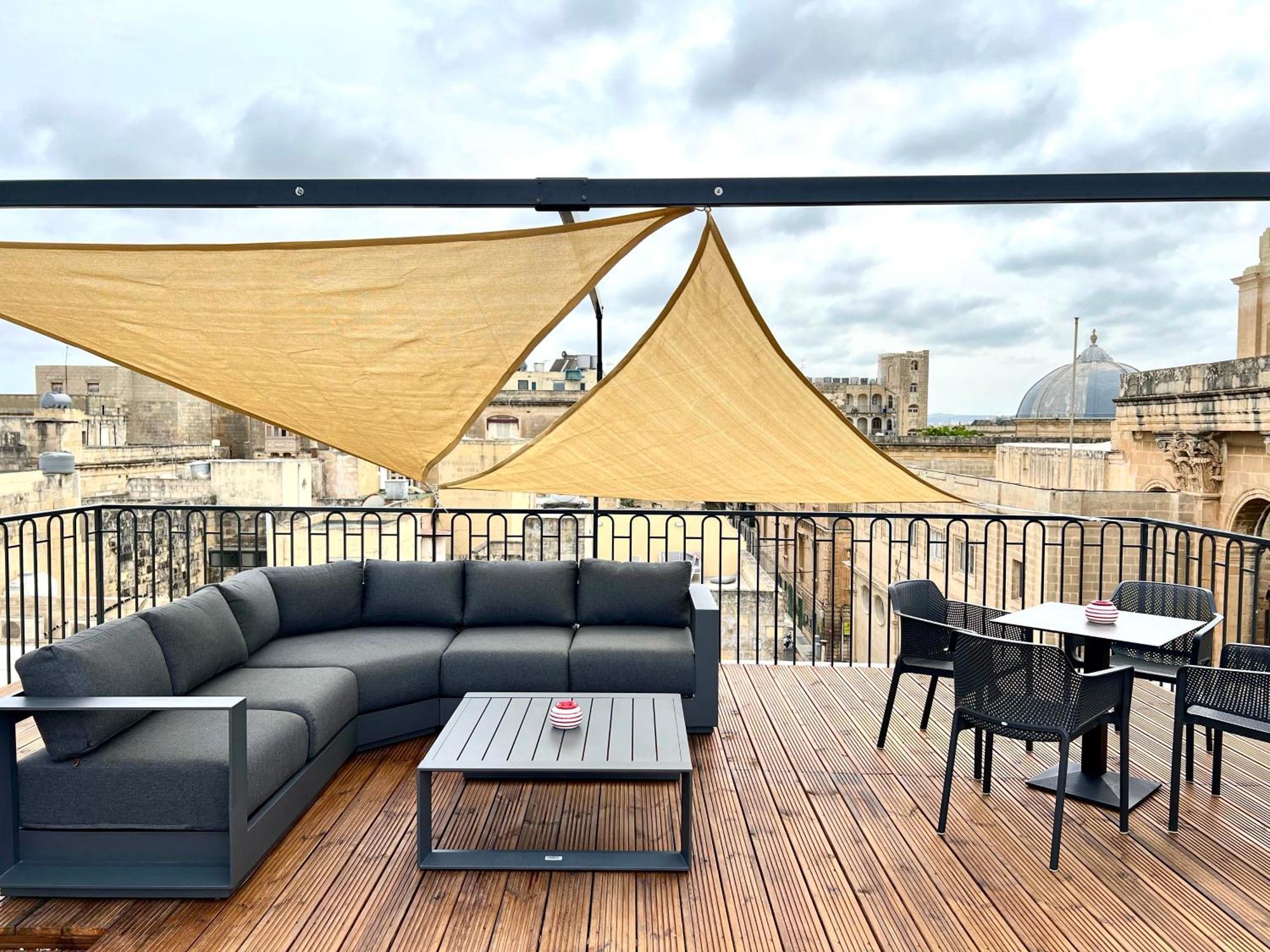 Florette Suite Designer Finish With Stunning Lounge Terrace By Arcobnb Φλοριάνα Εξωτερικό φωτογραφία